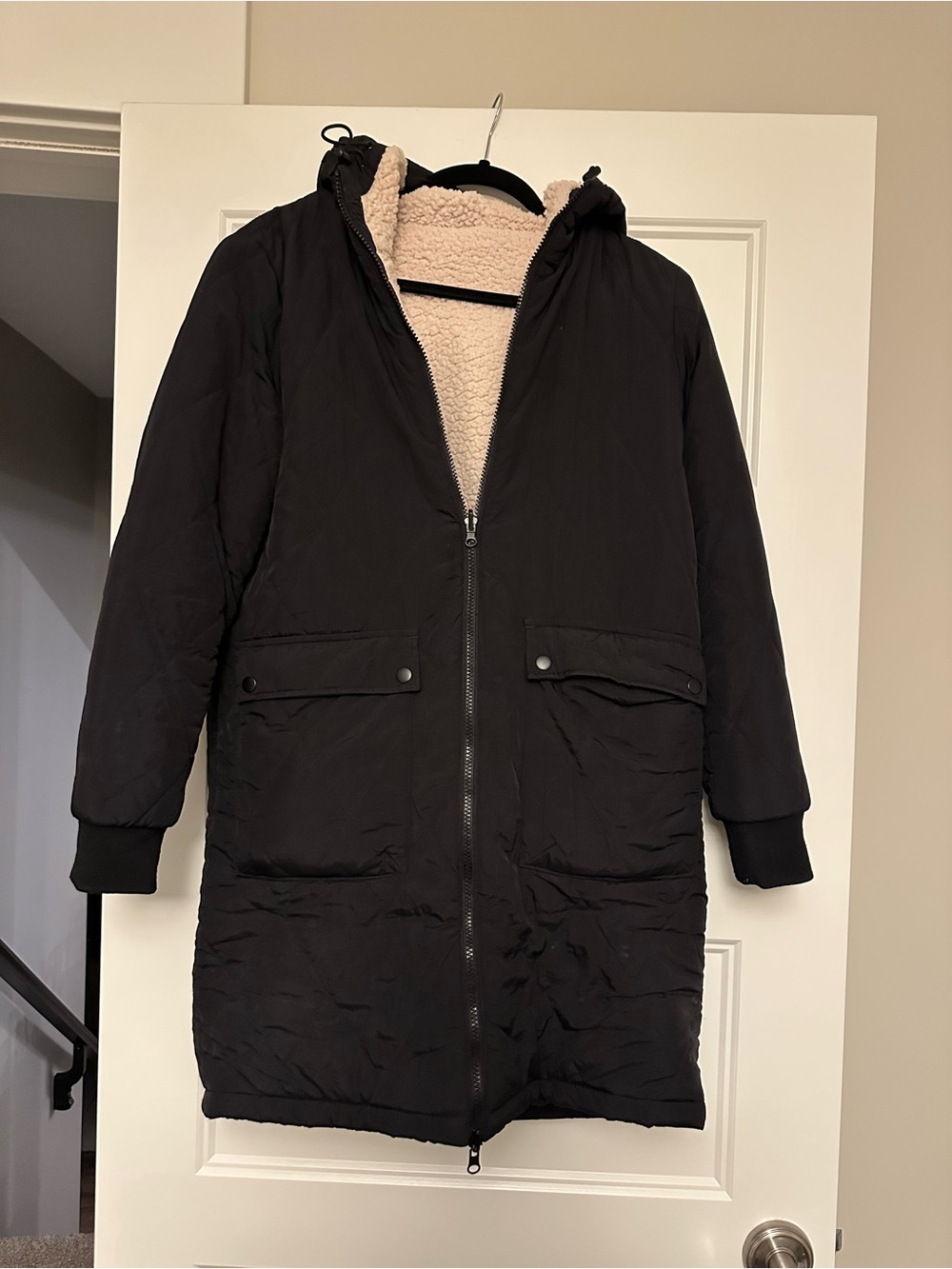 Black Reversible Sherpa-Lined Hooded Parka Coat - Women